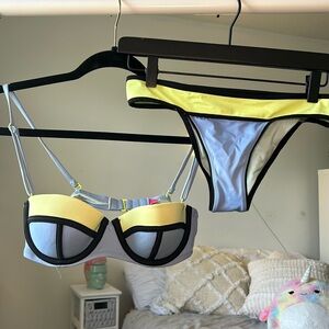 Color blocked bathing suit